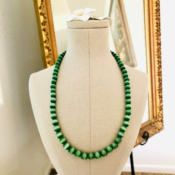 Vintage Green Moonglow Bead Necklace & Mod Flower Earrings - Picture 2 of 13